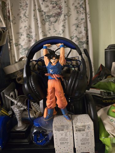 25cm GOKU HEADPHONE STAND photo review