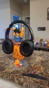 25cm GOKU HEADPHONE STAND photo review