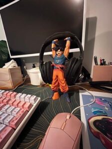 25cm GOKU HEADPHONE STAND photo review