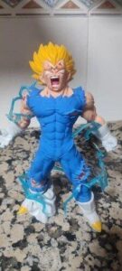 26cm Vegeta Super Saiyan Lightning photo review