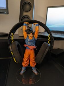 25cm GOKU HEADPHONE STAND photo review