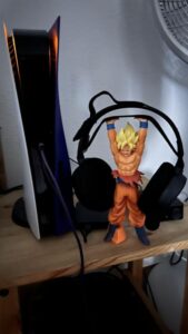 25cm GOKU HEADPHONE STAND photo review