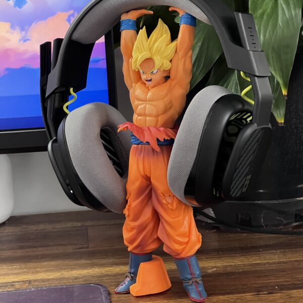 Standify Anime Dragon Ball Z figurines and Goku Headphone Stand IMG 1373